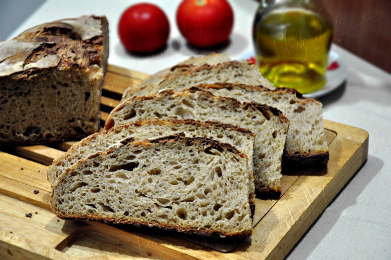 Pane con buratto e semola