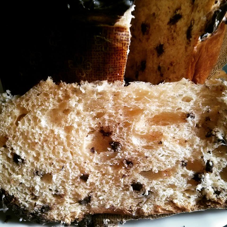 Panettone glassato al cioccolato fondente